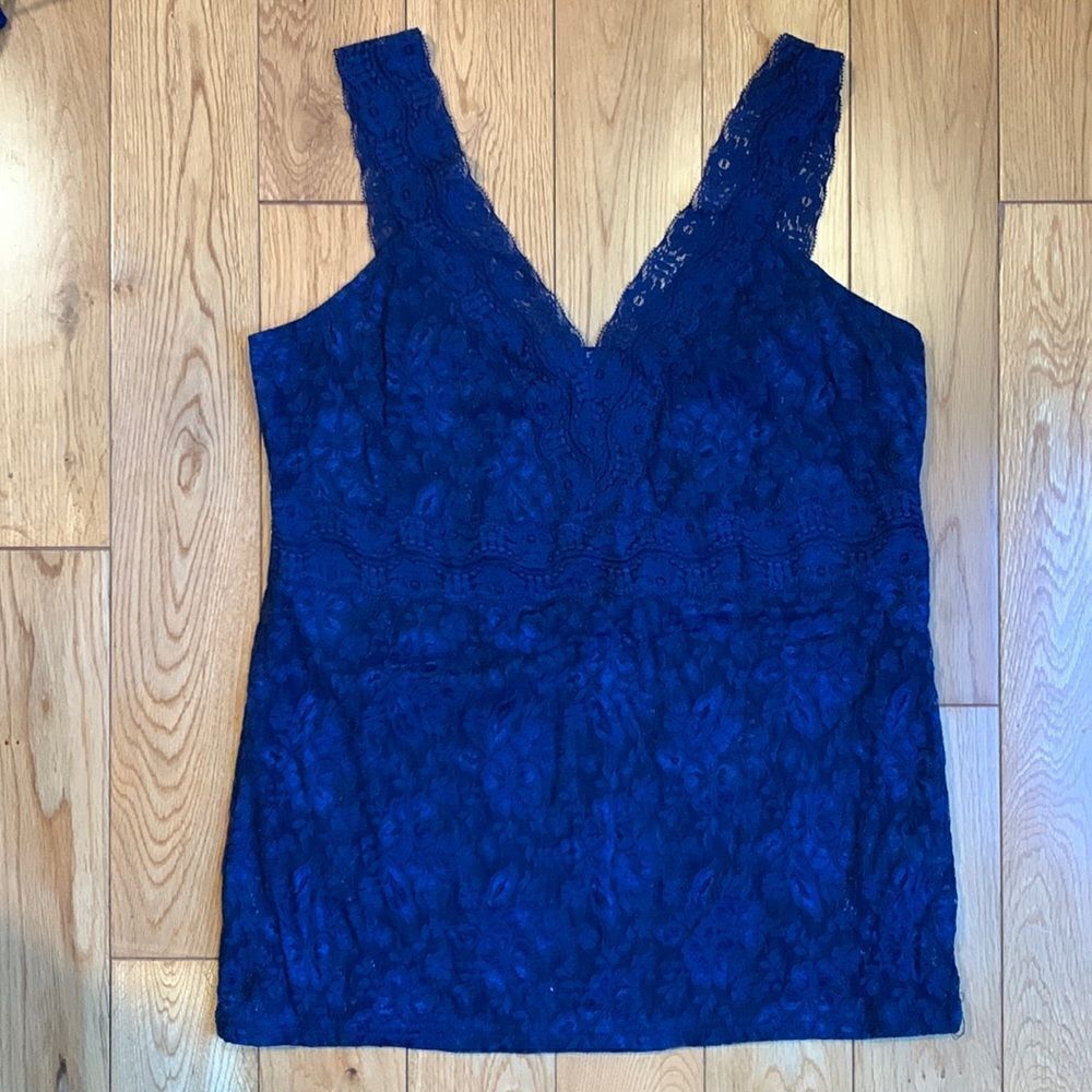 Roz & Ali Navy  lace cami tank top +lace straps + lightly lined + sz med