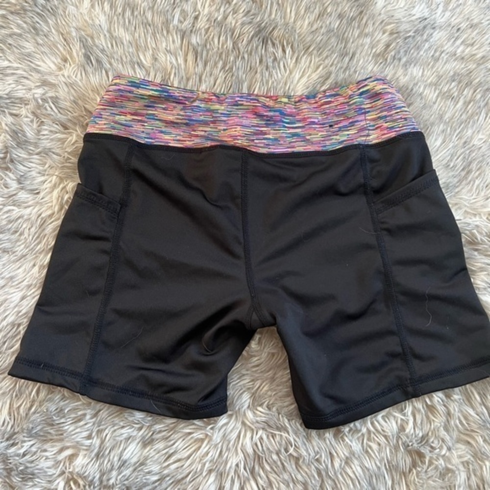 Reebok shorts - Picture 2 of 3