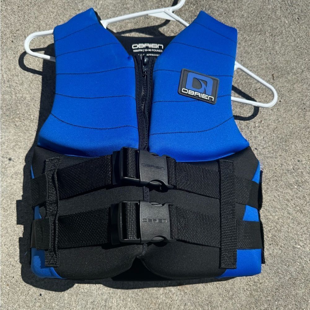 Youth life vest! O’Brien like new 50-90lbs