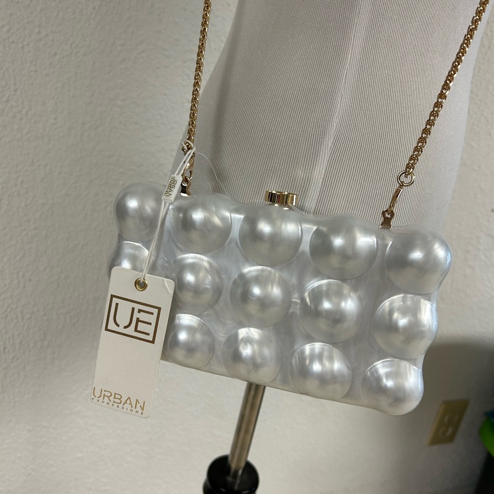 NWT The Bubble Clutch in Ivory white by Urban Expressions Inspired by Cult Gaia