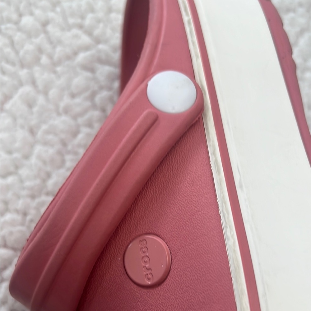 Women’s/Kids Pink Clogs Size 6-4 iconic CROCS Comfort clogs - Picture 7 of 15