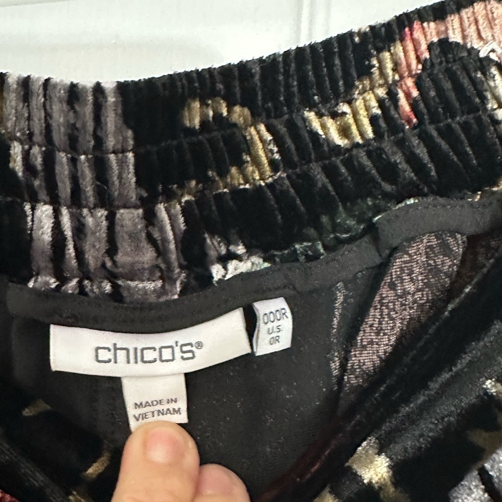 CHICO'S Velvet Floral Animal print Travel Pants Size 0 chicos Sz 000 - Picture 6 of 6