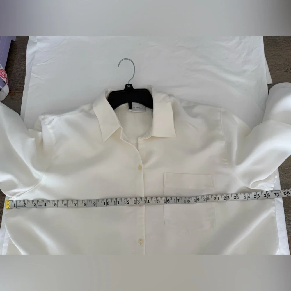 Liz Claiborne‎ Cream-colored, long-sleeved button-down blouse, size 2X - Picture 5 of 10
