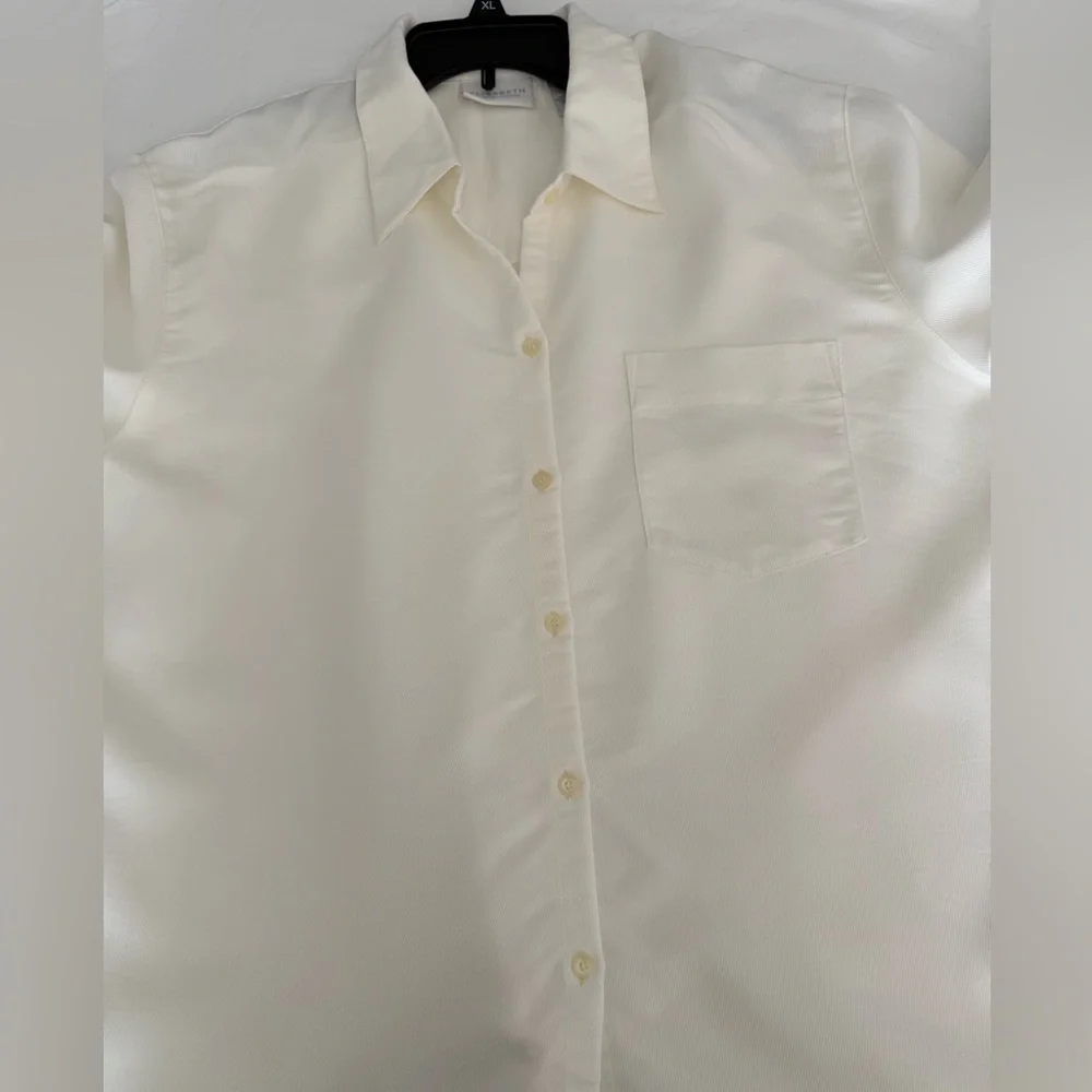 Liz Claiborne‎ Cream-colored, long-sleeved button-down blouse, size 2X - Picture 7 of 10