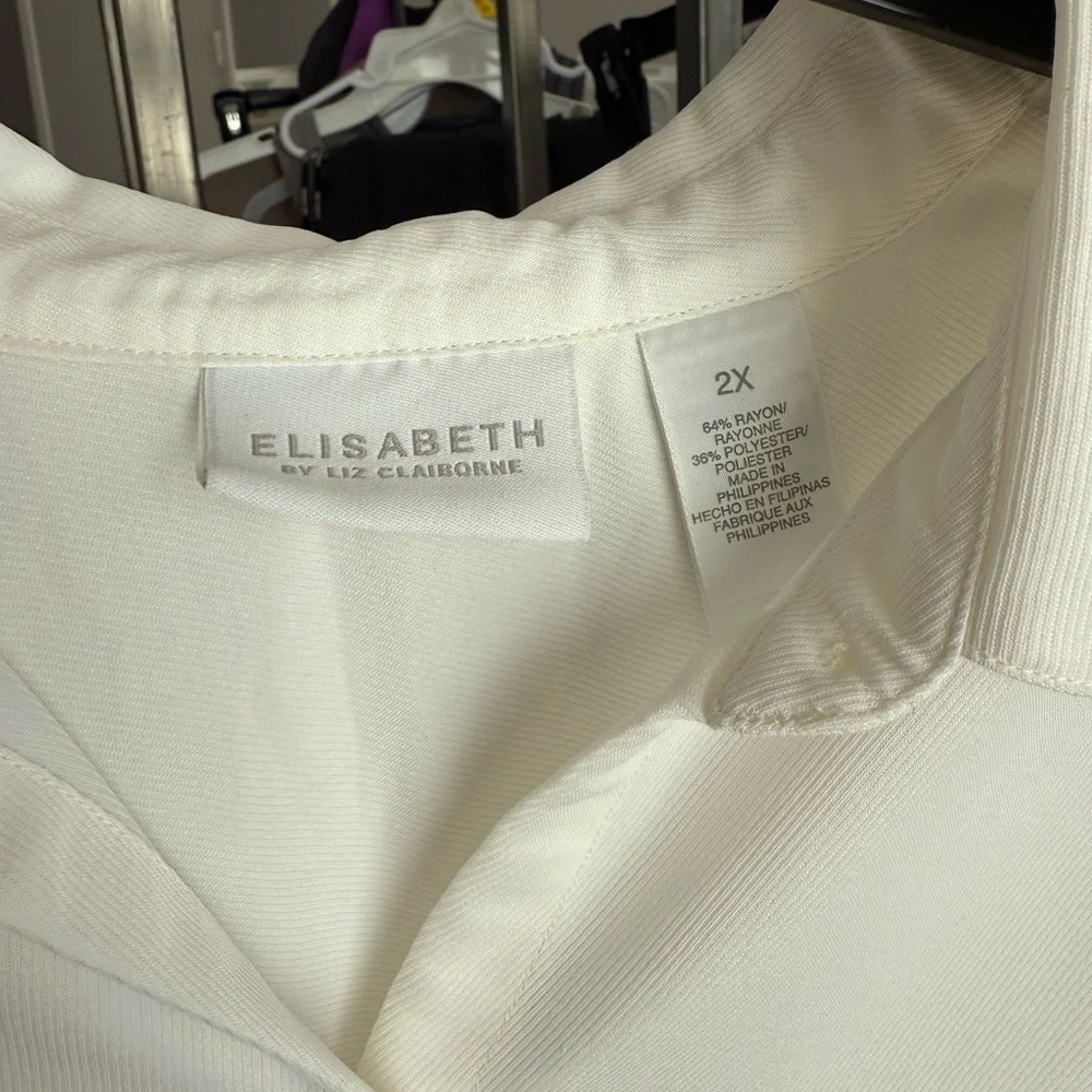 Liz Claiborne‎ Cream-colored, long-sleeved button-down blouse, size 2X - Picture 8 of 10