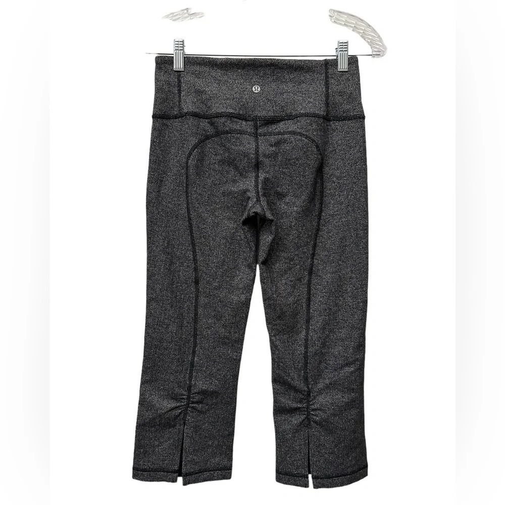 Lululemon Herringbone Crop Knit Leggings Size 8 - Picture 2 of 4