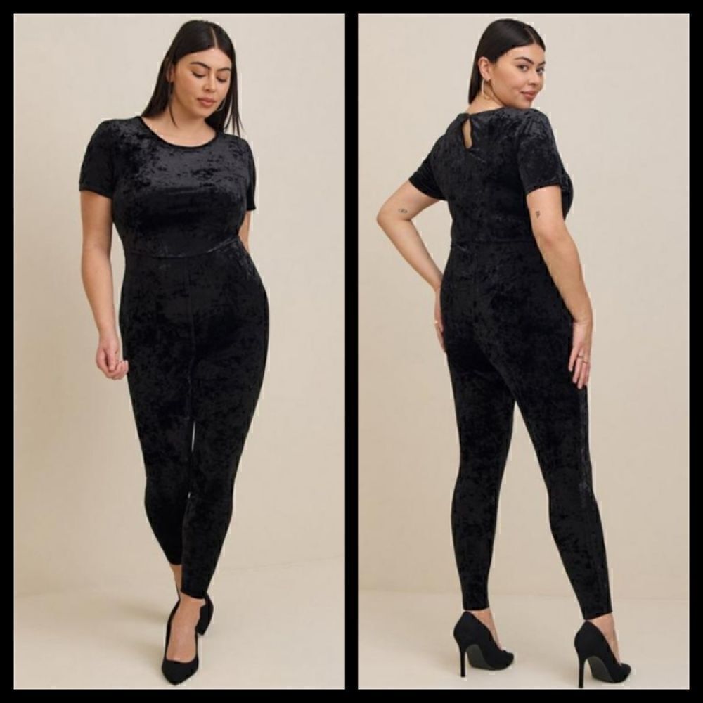 5X 28W Torrid Black Full Length Crushed Velvet Catsuit Short Sleeve 27" Inseam