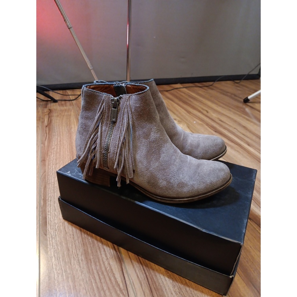 Lucky Brand Womens Size 5.5 M Brown Suede Zip Fringe Ankle Fashion Boots Bootie