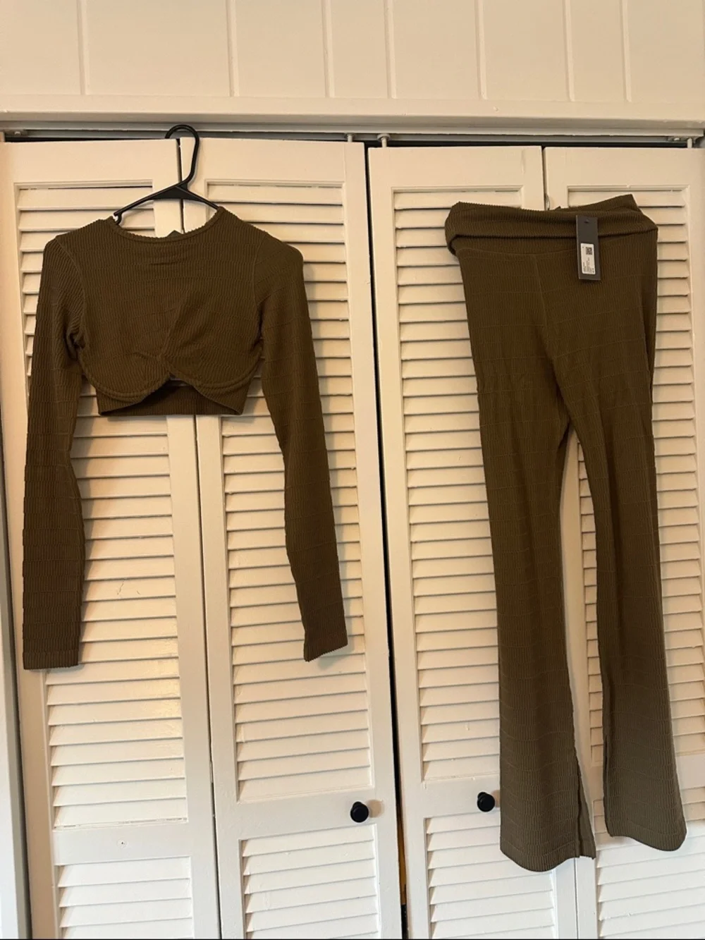 Savage X Fenty Olive Ribbed Twist Crop Top & Flared Pants Set - Picture 1 of 4