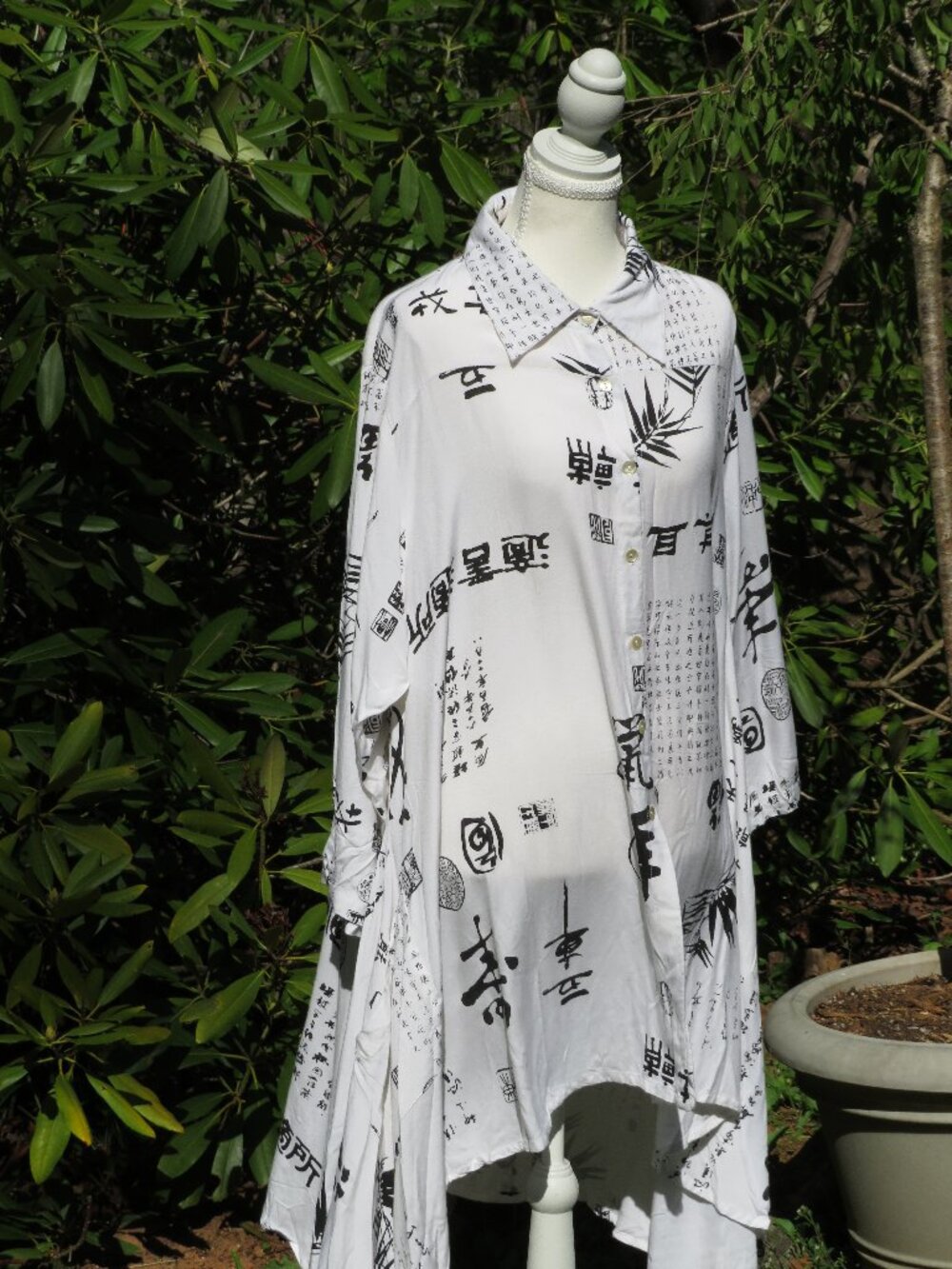 Vintage 90s Chinese Calligraphy Bamboo Print Mandarin Collar Shirt | Size M-L