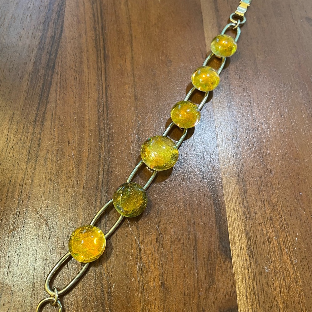 Vintage Gold Tone Bracelet with Iridescent Yellow Accent Beads Fairy‎ Indie Twee