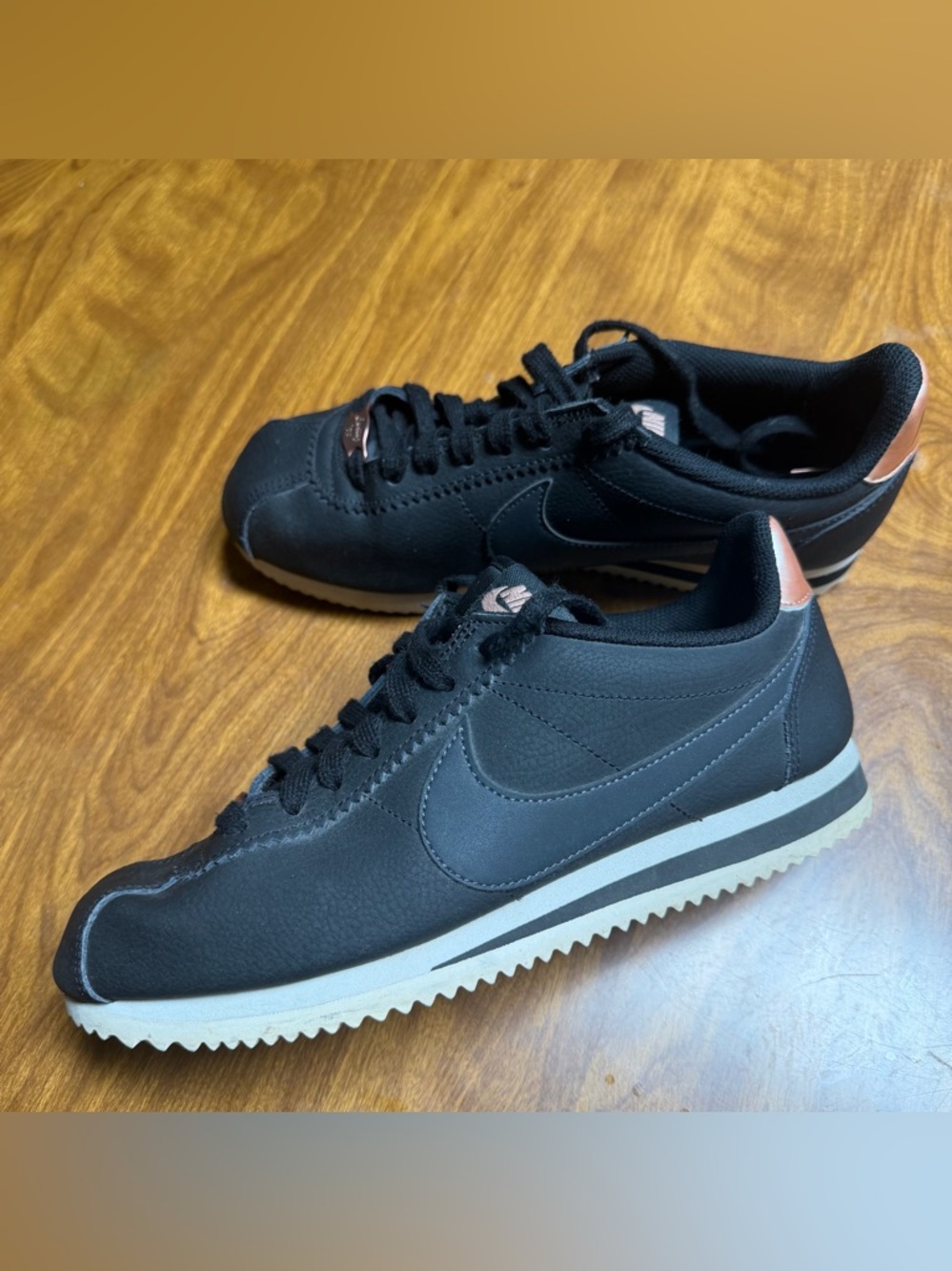 Nike Classic Cortez ‘72 Bronze Heel Sneakers Black Rose Gold Size 7 retro