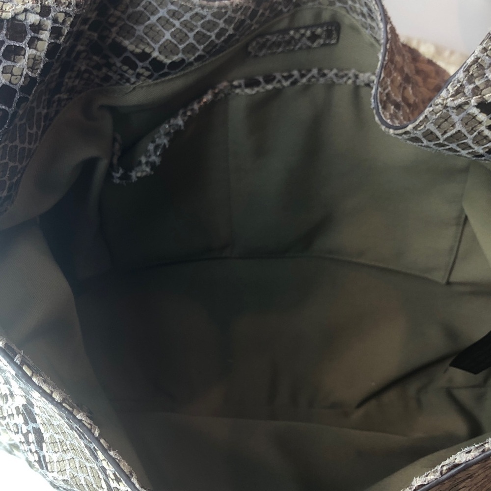 G.I.L.I. Lg Python Print Soft Leather Hobo Shoulder Bag Gold tone hardware NEW - Picture 7 of 16