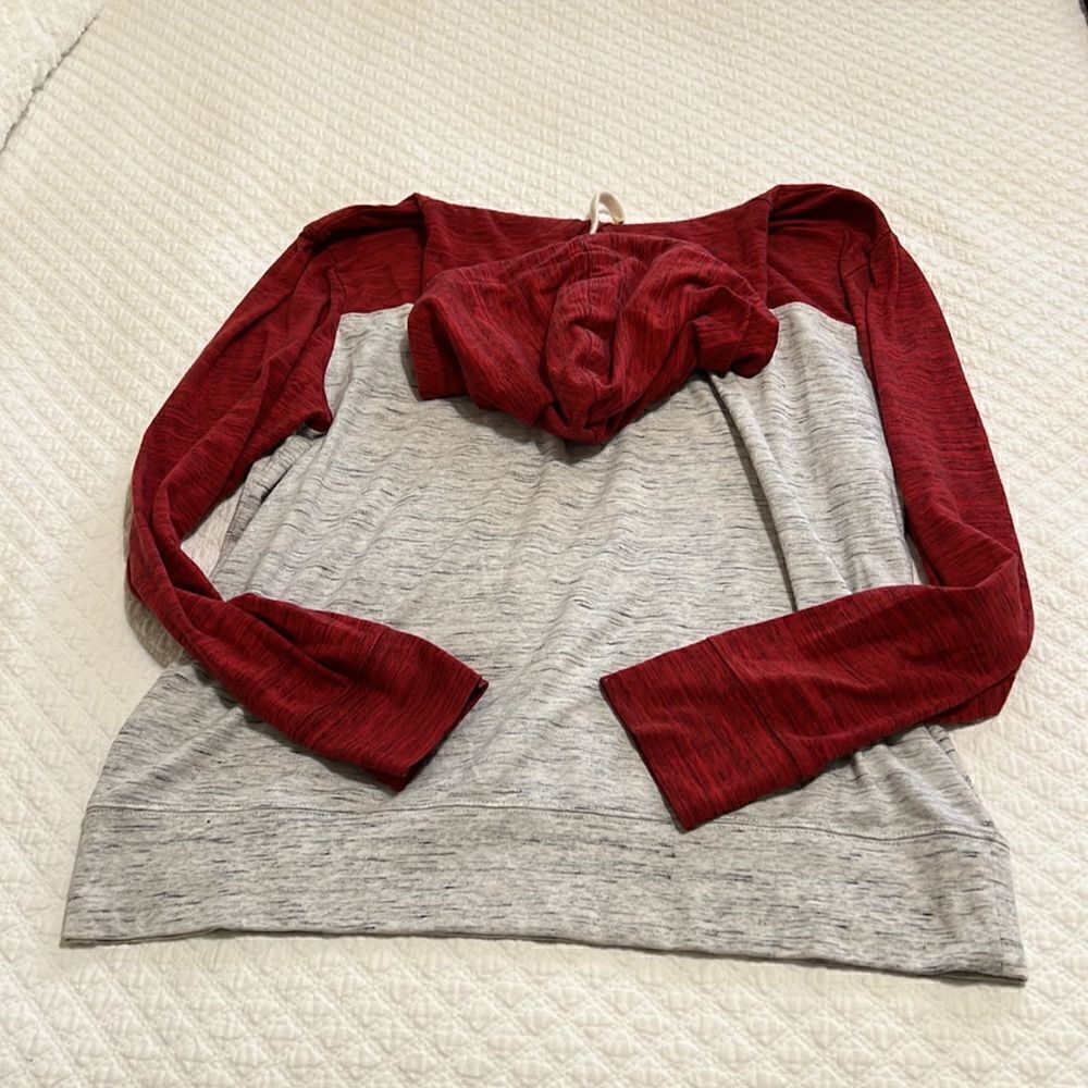 American Eagle Outfitters Gray and Red Long Sleeve Hoodie Sweatshirt - Size M - Picture 2 of 7