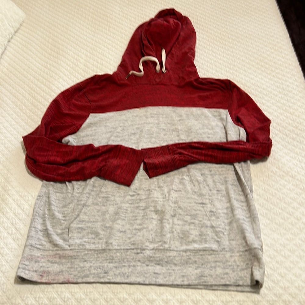 American Eagle Outfitters Gray and Red Long Sleeve Hoodie Sweatshirt - Size M
