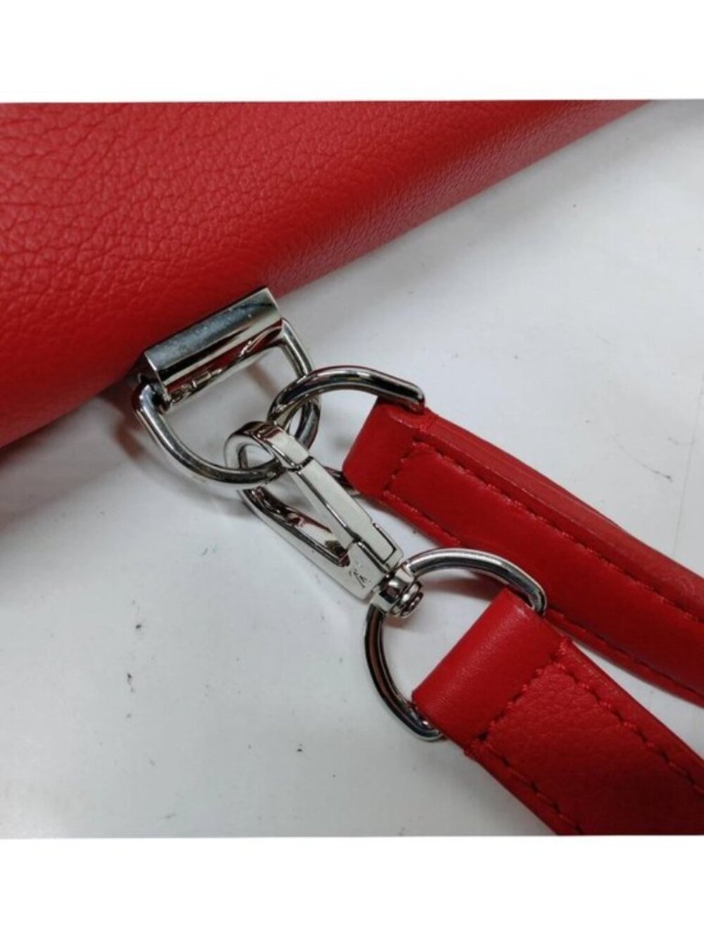 Authentic Louis Vuitton Lockme II Red Leather LV Satchel Crossbody Shoulder Bag - Picture 7 of 16