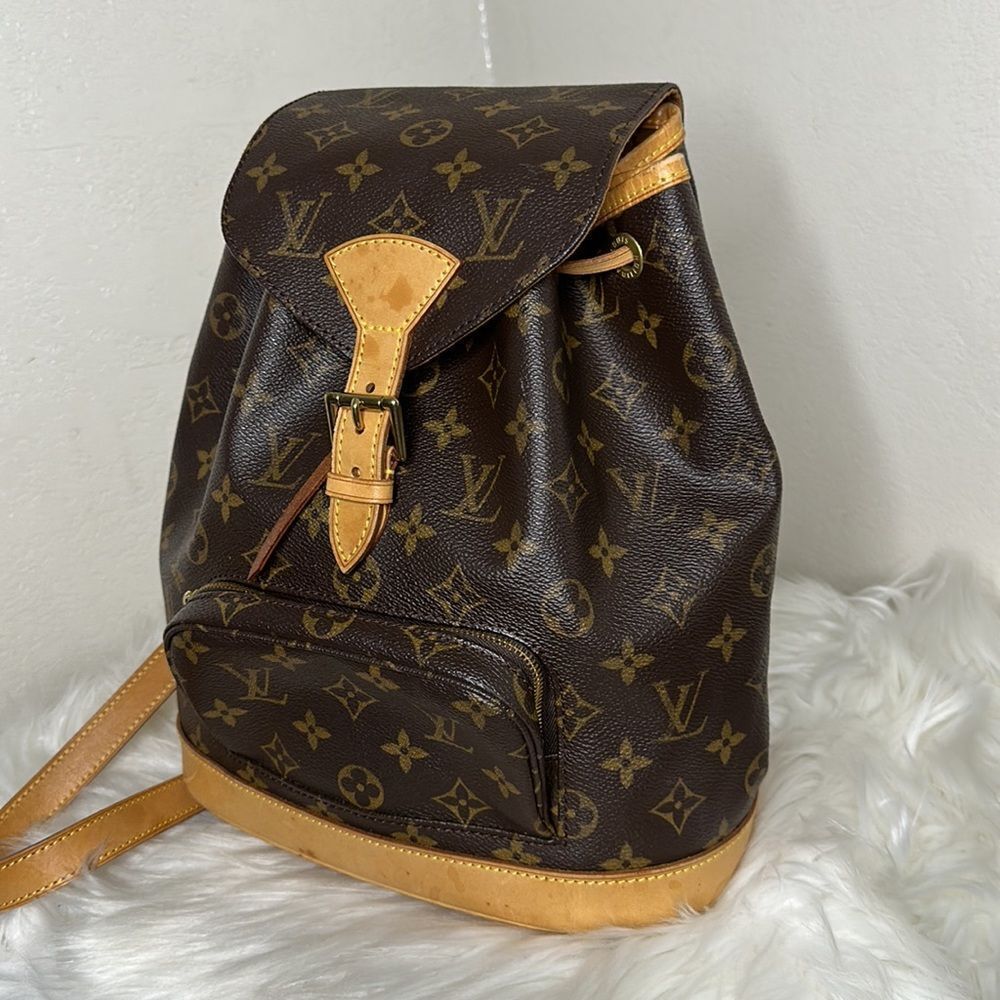 💯 Authentic Louis Vuitton Monogram Backpack 🍀 - Picture 10 of 16