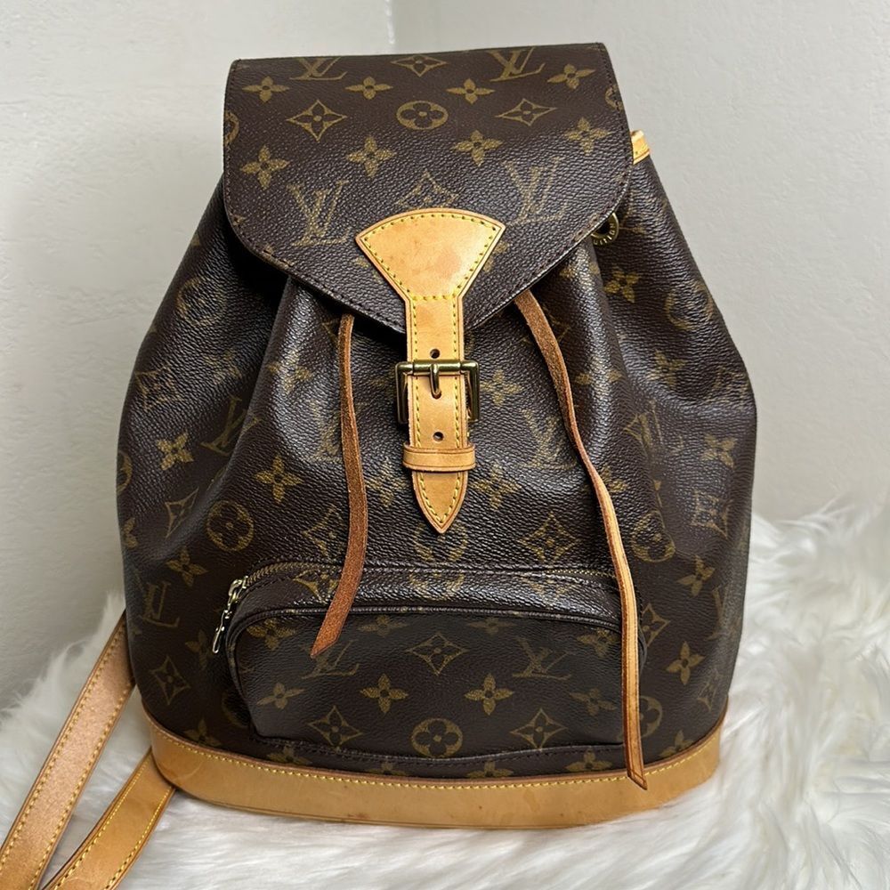 💯 Authentic Louis Vuitton Monogram Backpack 🍀 - Picture 14 of 16