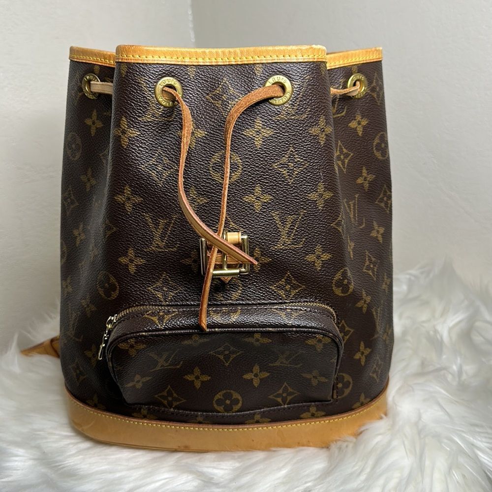 💯 Authentic Louis Vuitton Monogram Backpack 🍀 - Picture 13 of 16