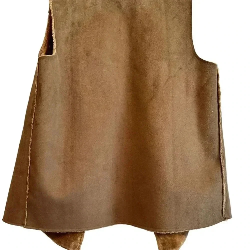 Neiman Marcus Faux Fur Vest - Picture 7 of 10