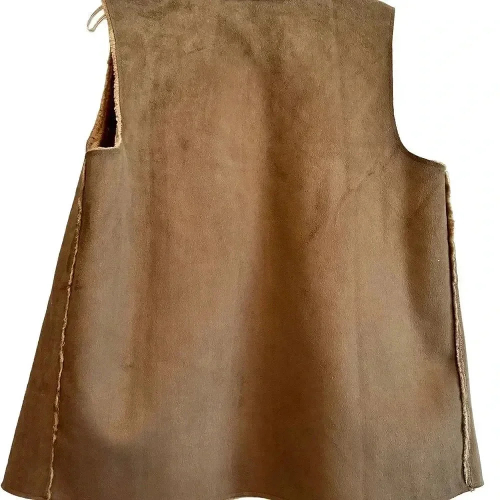 Neiman Marcus Faux Fur Vest - Picture 8 of 10