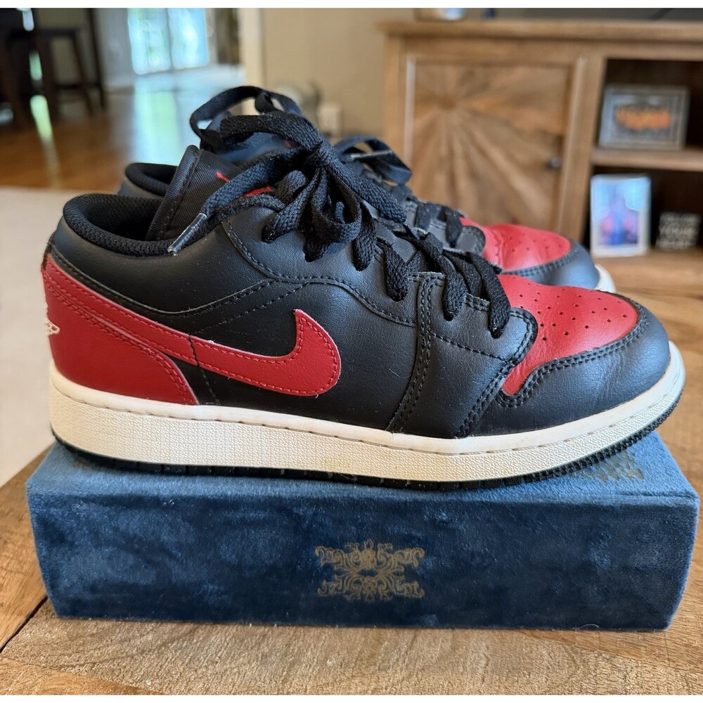 Size GS 4.5Y - Air Jordan 1 Low Reverse Bred Youth 553560 606 - Picture 8 of 10
