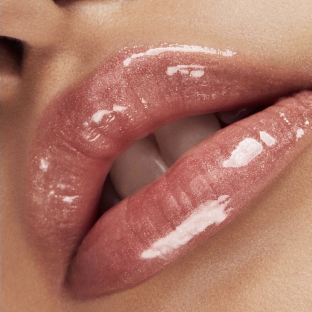 DRAGUN Beauty Nikita Gloss in “Crystal”