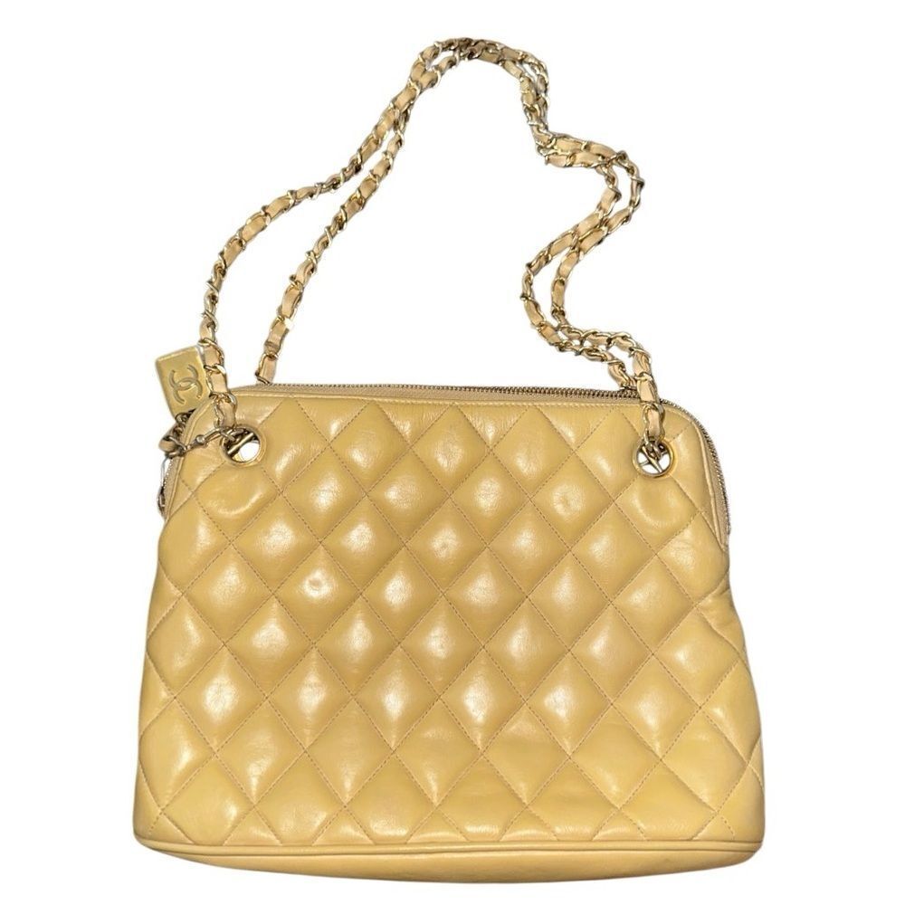 CHANEL Yellow Quilted Shoulder Bag with Chain Strap - Picture 4 of 16