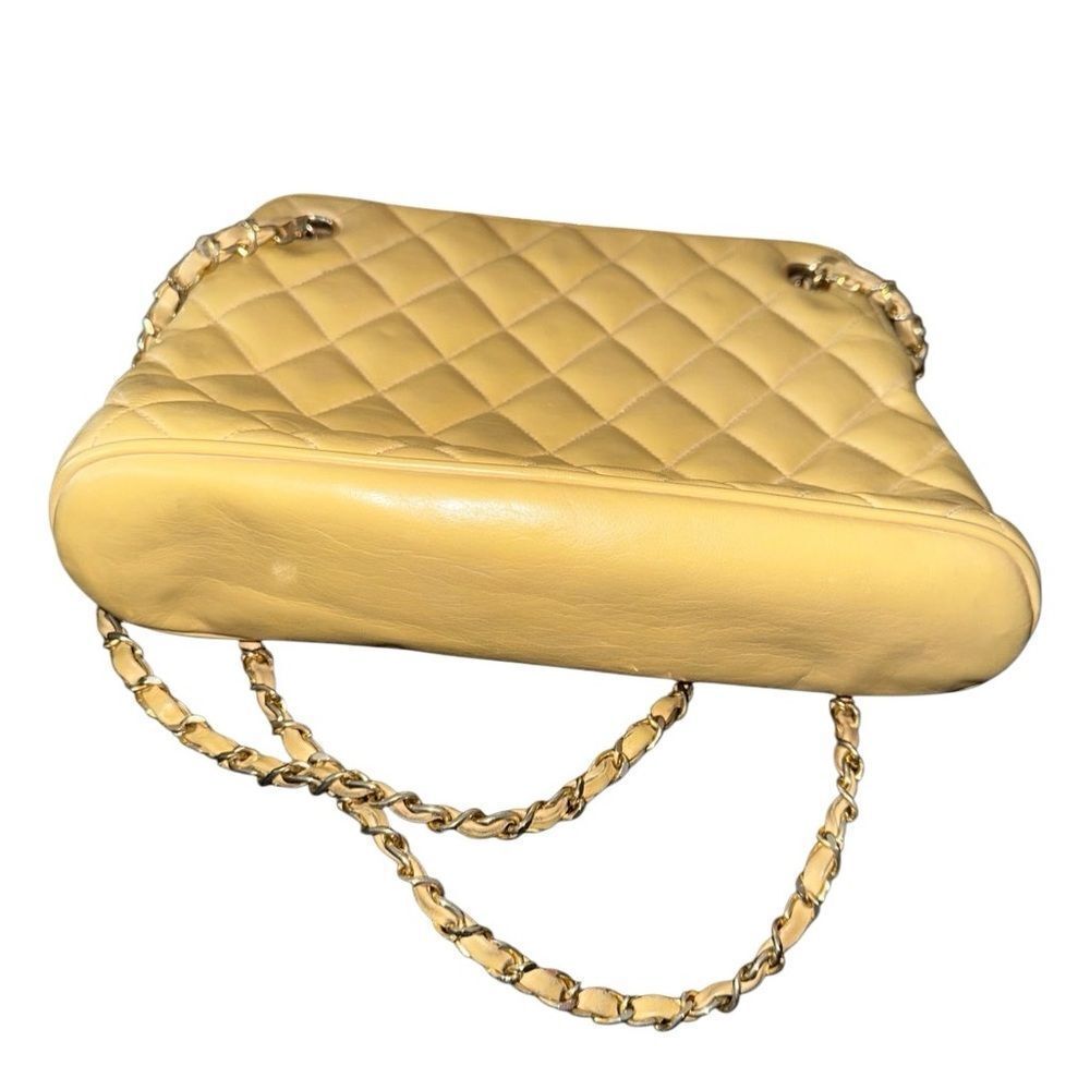 CHANEL Yellow Quilted Shoulder Bag with Chain Strap - Picture 6 of 16