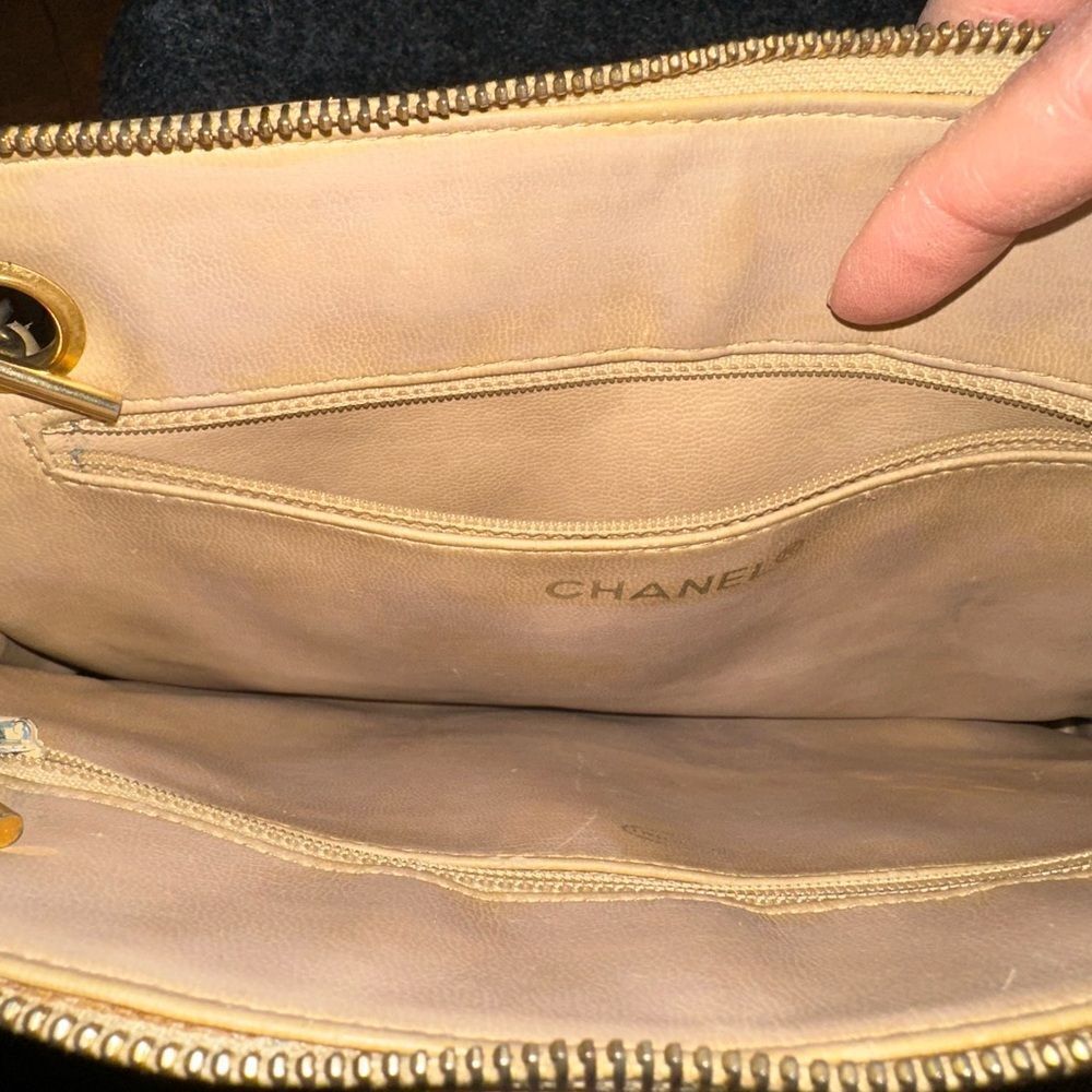 CHANEL Yellow Quilted Shoulder Bag with Chain Strap - Picture 16 of 16
