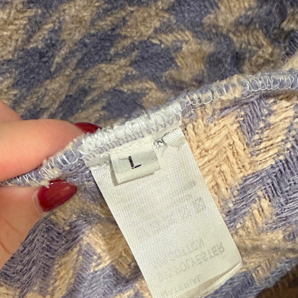 Chic Houndstooth Teddy Jacket in Blue and Cream - Picture 5 of 6