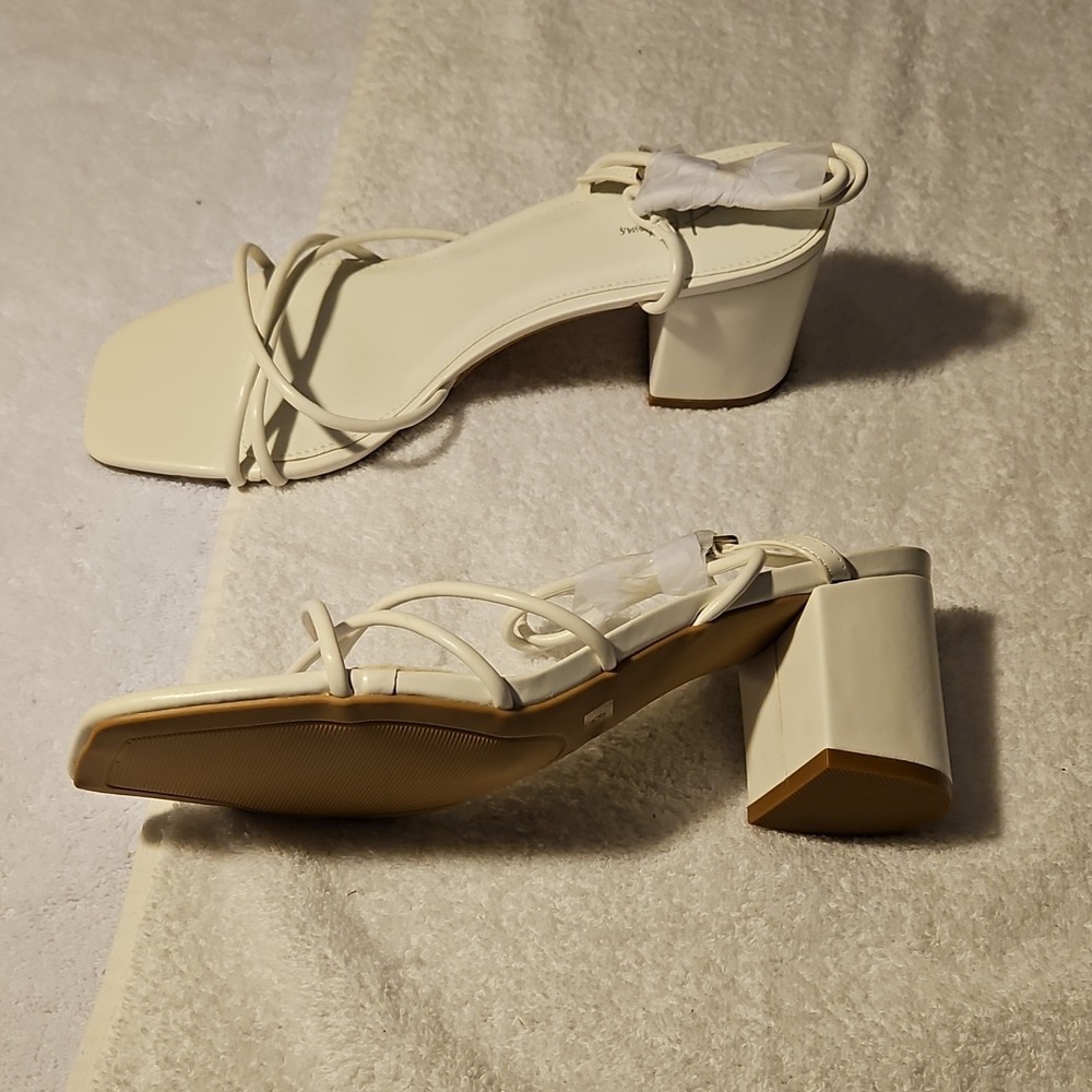 J. Adams Ivory Synthetic Strappy Block Heel Sandals Buckle Women's Size 7 - Picture 2 of 4