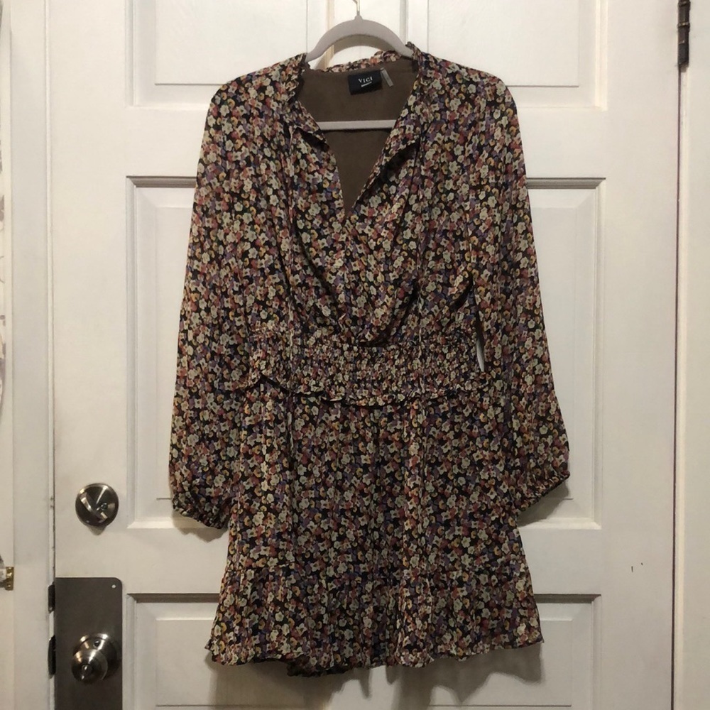 Vici Women’s Floral Smocked Mini Dress Size Medium