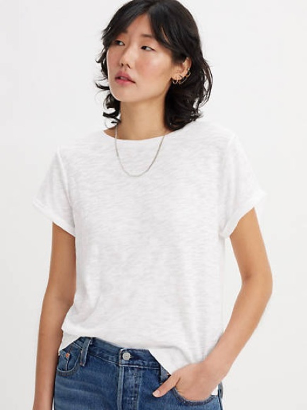 Magellan Outdoors White Short Sleeve Women's Tee