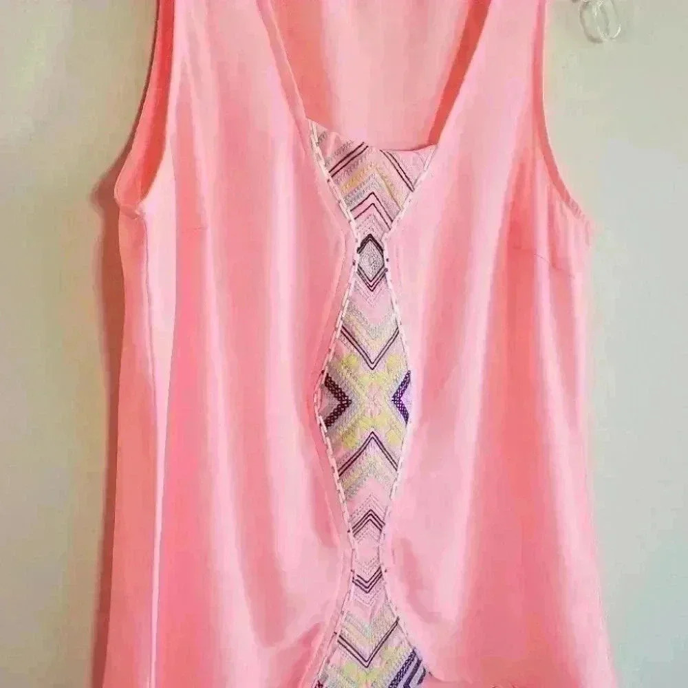 Lulumari Coral beaded semi fitted tank top size small - Picture 5 of 12