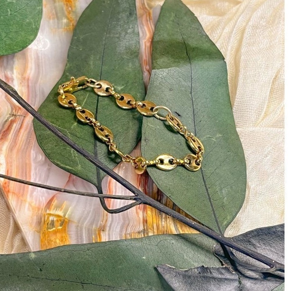 Gold‎ Tone Vintage Child's Bracelet