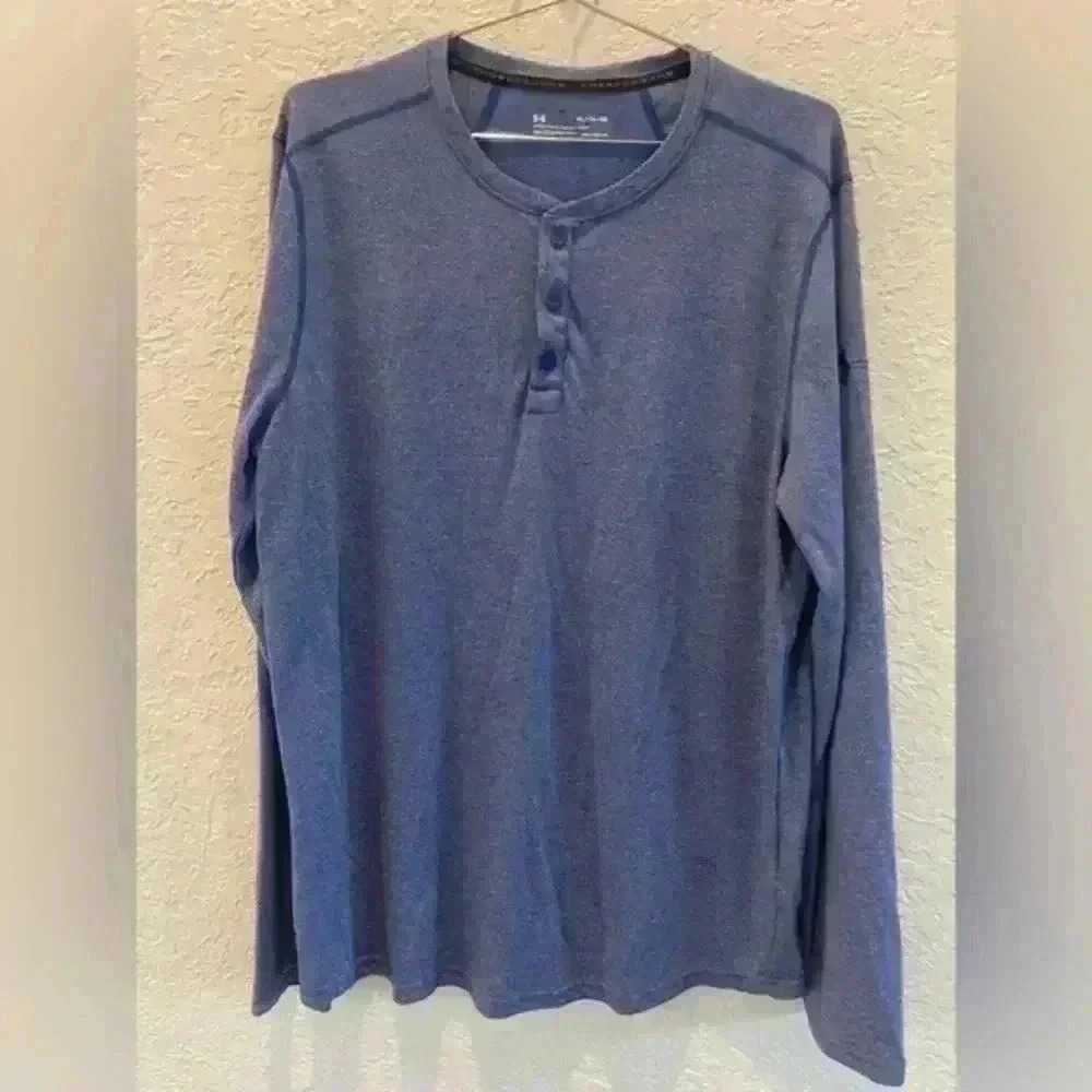 Under Armour blue long sleeved shirt men’s XL