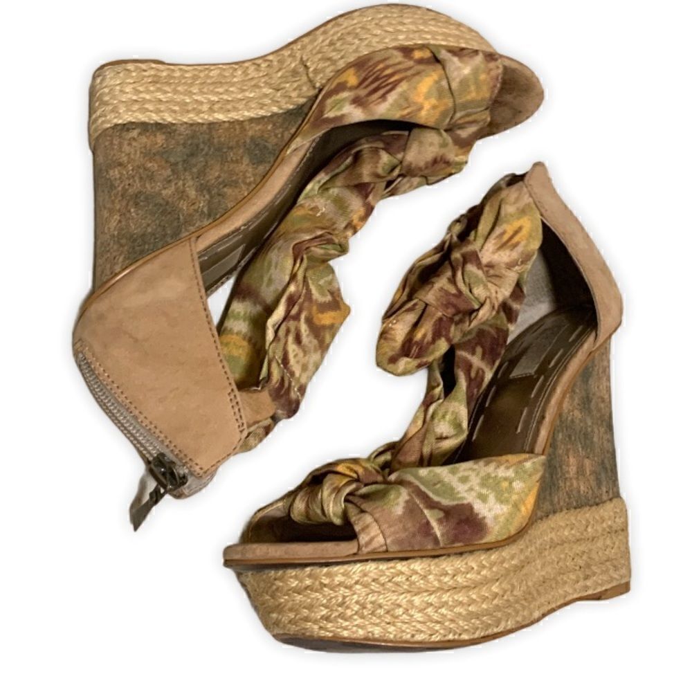 RACHEL Rachel Roy Wedges Size: 7.5