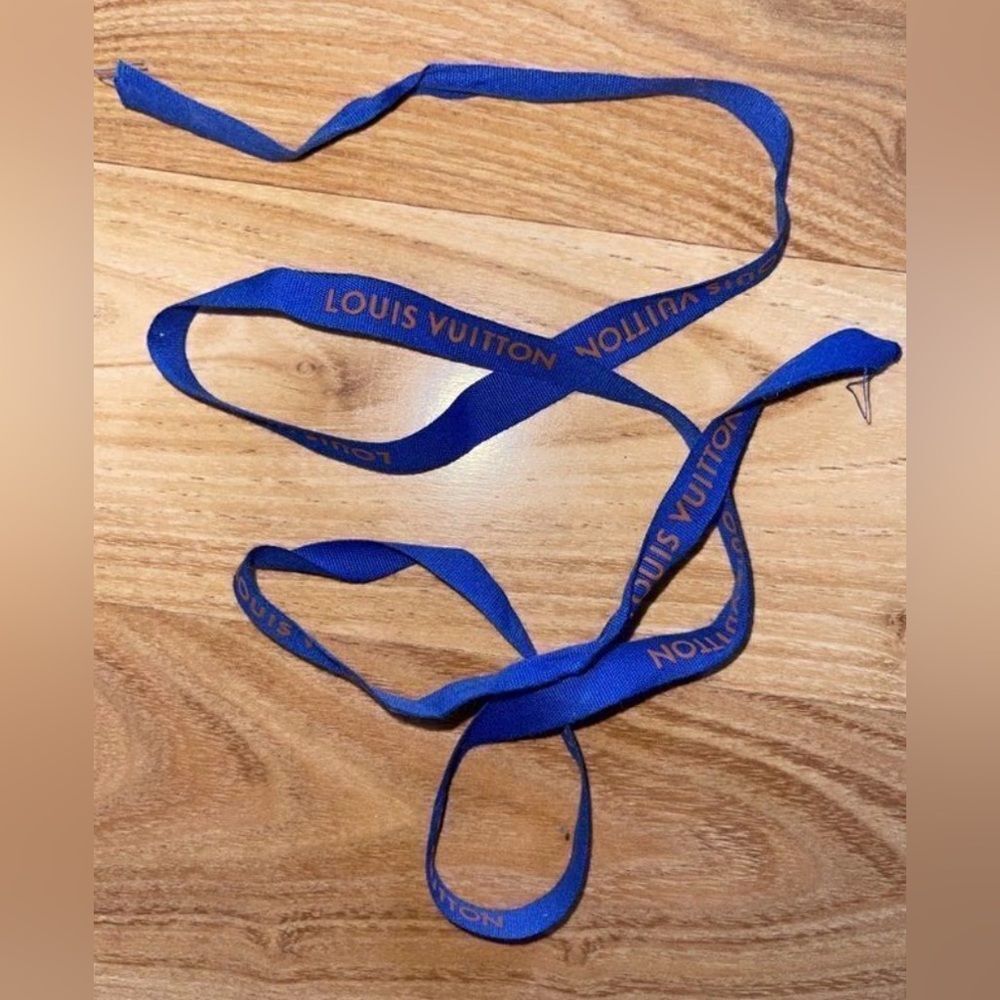 LOUIS VUITTON Gift String LOUIS VUITTON Gift String LOUIS VUITTON Gift String