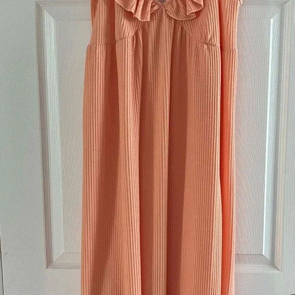 Caution to the wind dress - Picture 2 of 6