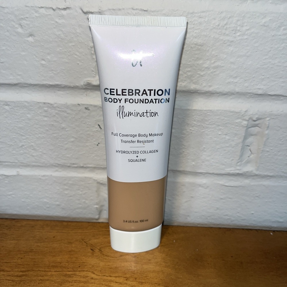 It Cosmetics Celebration Body Foundation Full Coverage Body Makeup MEDIUM