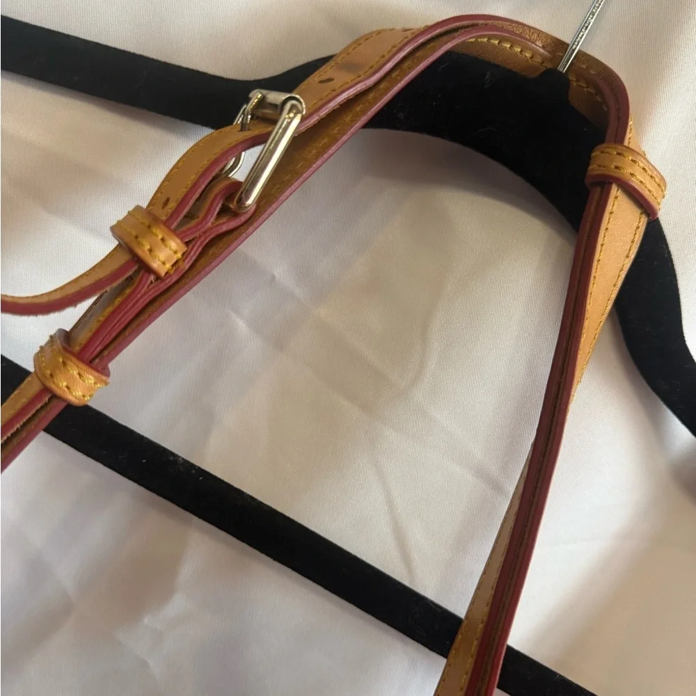 Dooney & Bourke Black and Tan Hobo Bag - Picture 6 of 8
