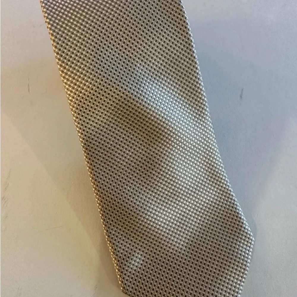 Michael Kors Tie Gold And Cream 3” - Picture 1 of 2