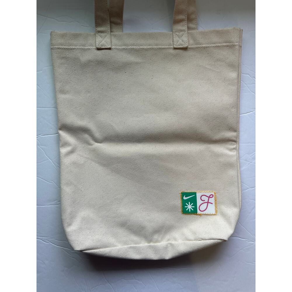 NWOT Nike Familia 2023
Hispanic Heritage Month Canvas Tote Bag - Picture 4 of 5