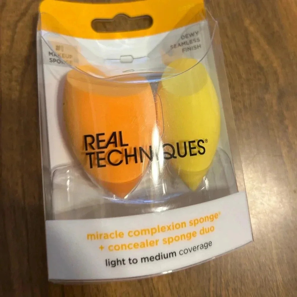 Real techniques Makeup sponges set of 2 NWT