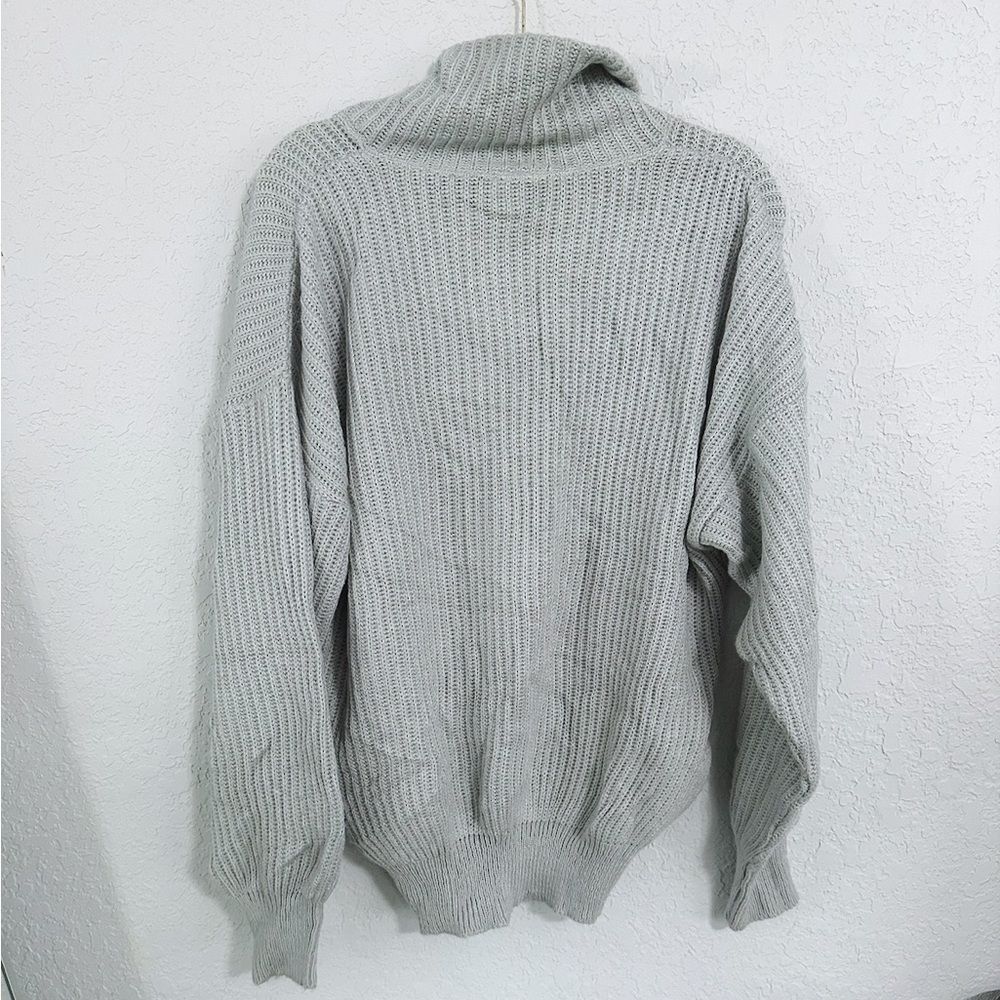 Vintage Levi’s Cozy Gray Women's Sweater - Picture 3 of 7