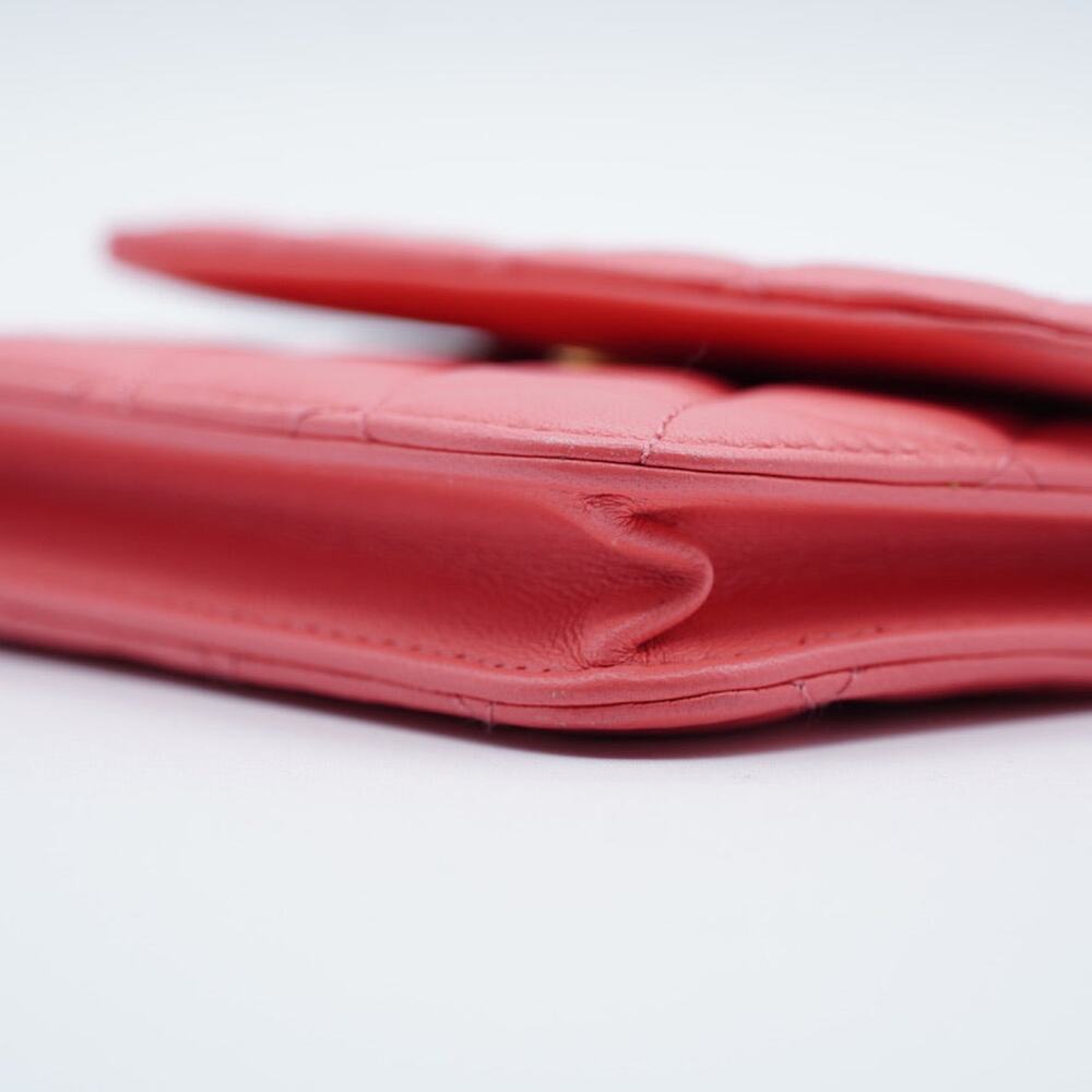 Chanel Pink Lambskin Quilted Pearl Crush Clutch With Chain - Picture 6 of 8