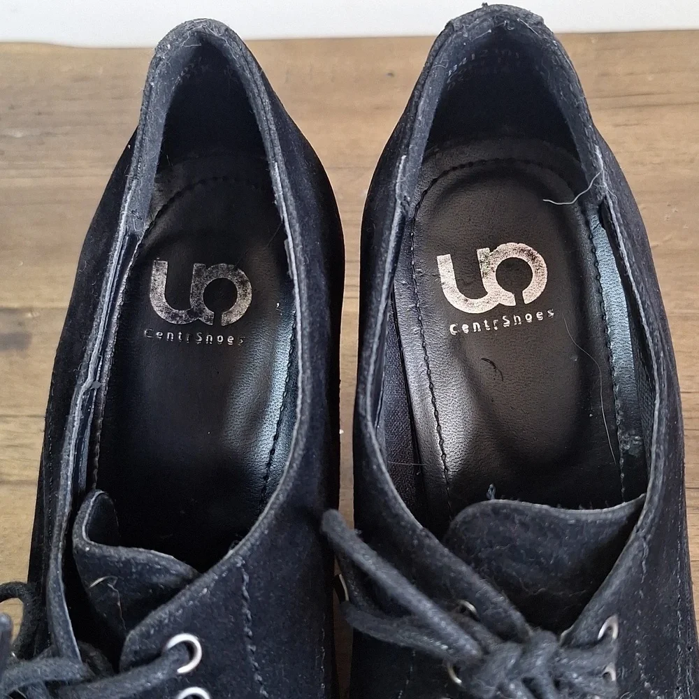 Black Suede Oxford Heels – Size 6 - Picture 10 of 12