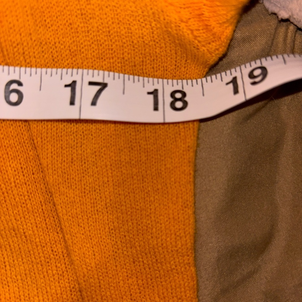 Willow & Root Mustard Yellow One Shoulder Sweater Top Boho Balloon Sleeve M NWT - Picture 4 of 4