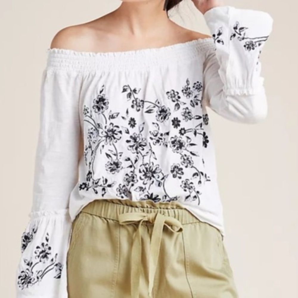 Anthropologie Annie Embroidered Off-The-Shoulder White Blouse in Size XS